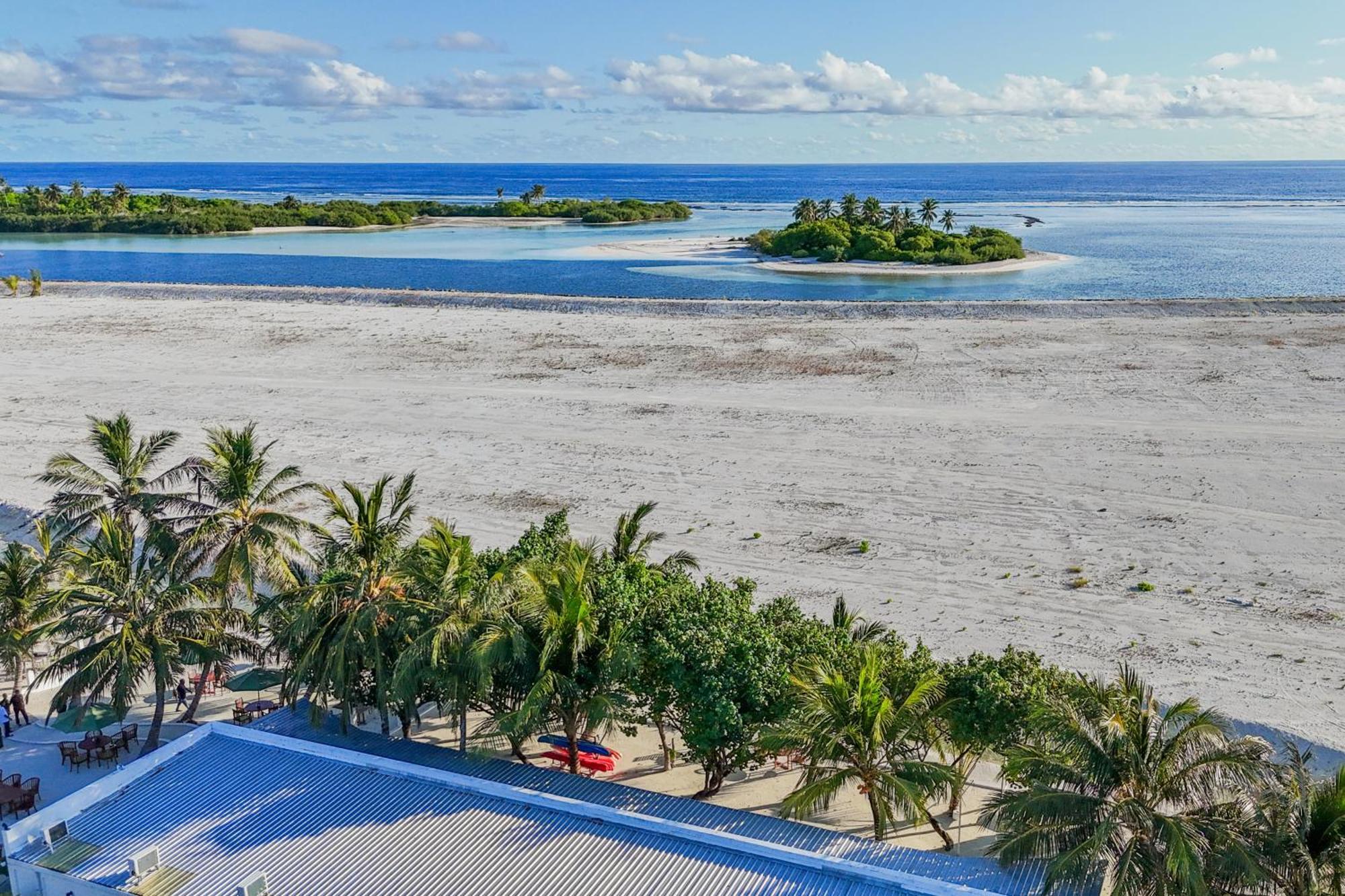 Wave Sound By 3S Maldives Hotel Addu City Exterior photo